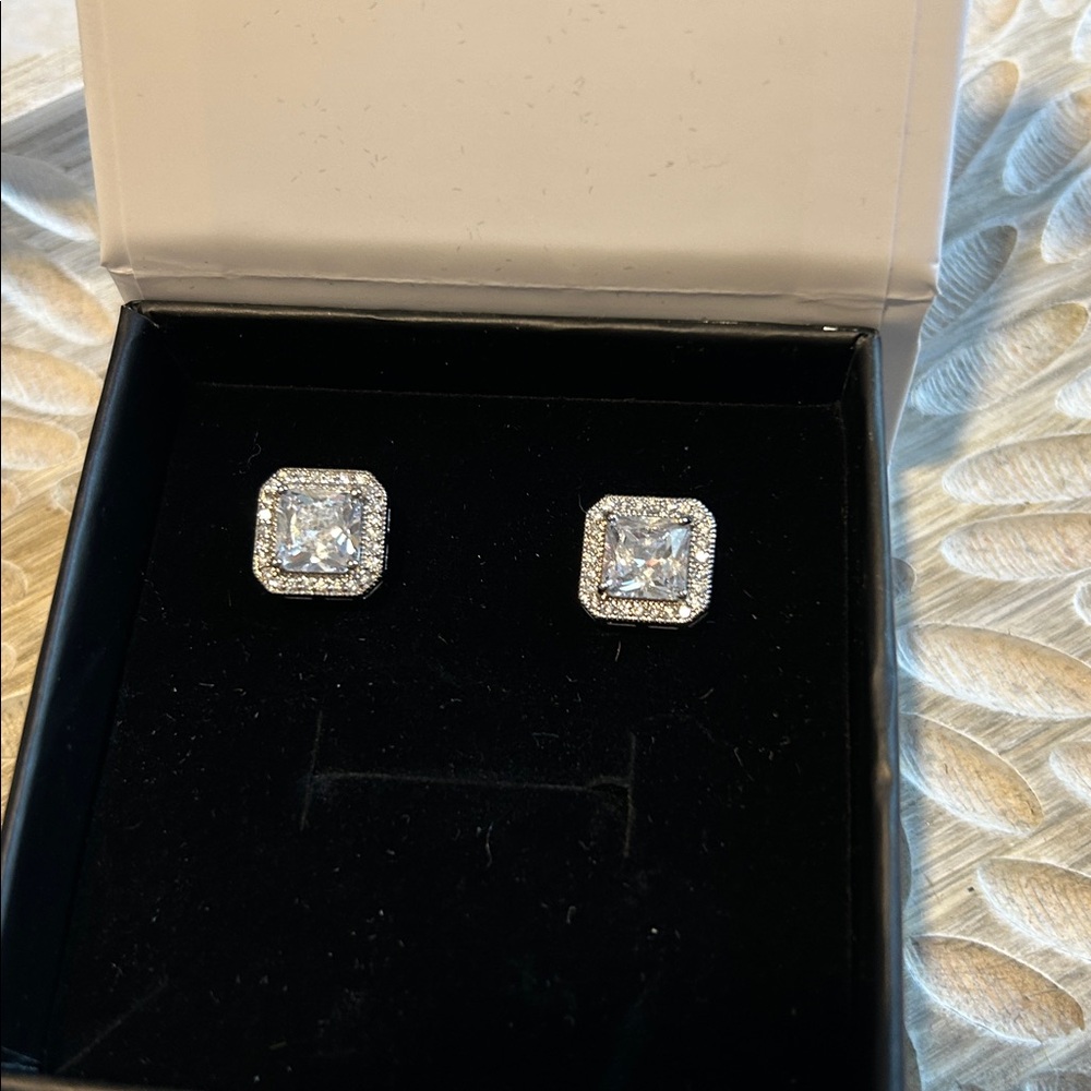 NWT Cate & Chloe Norah 18K White Gold Plated Princess Cut Halo Stud Earrings - Picture 2 of 7